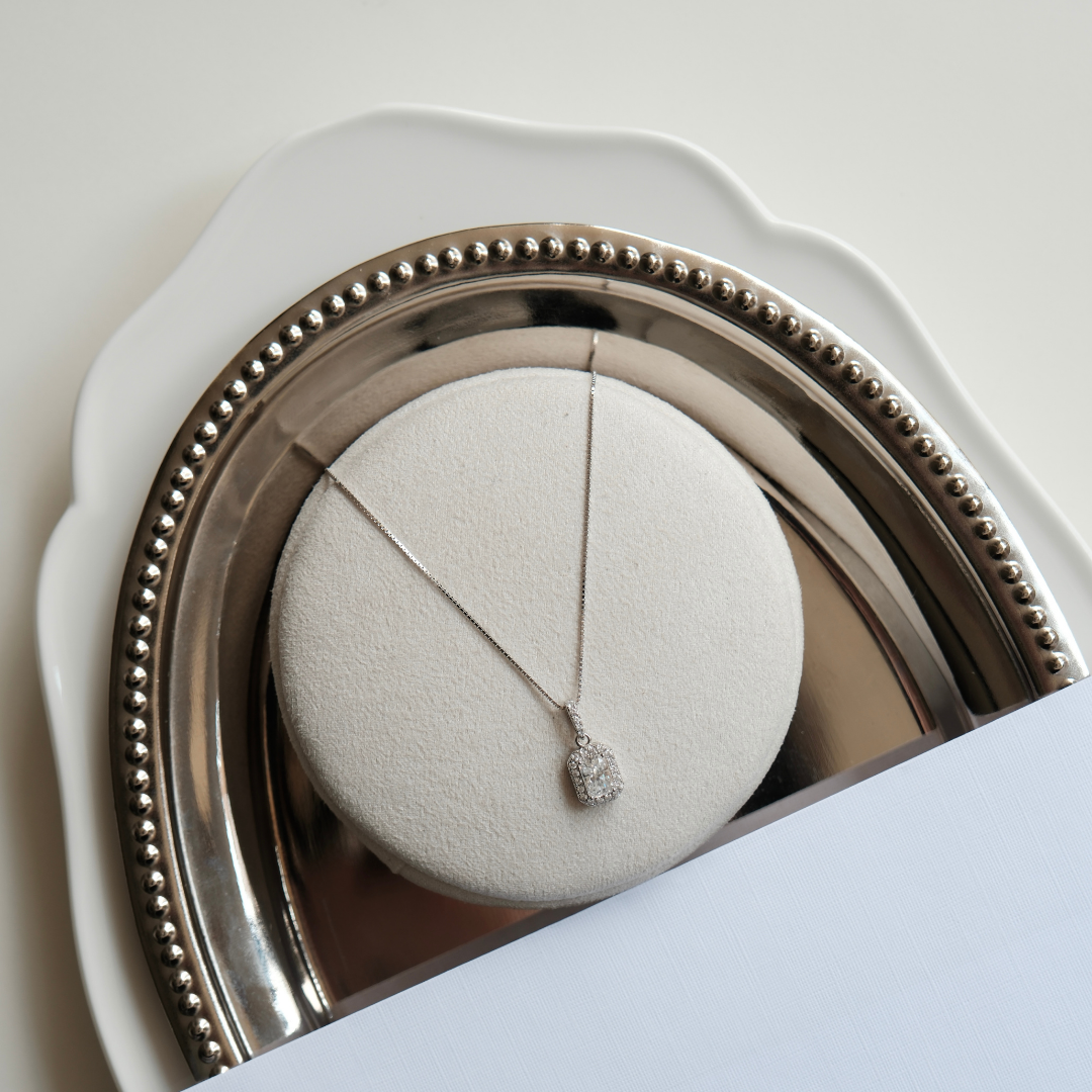 THE TIMELESS GIFT
